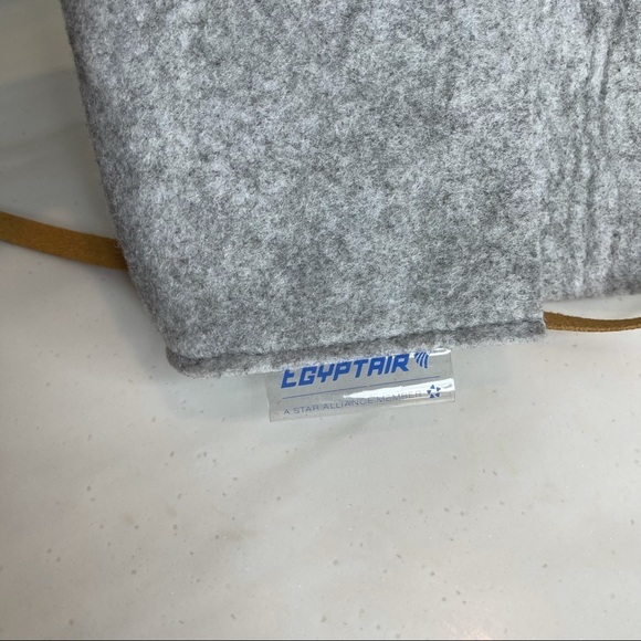 Gray Thick Felt Toiletry Bag - Picture 3 of 13